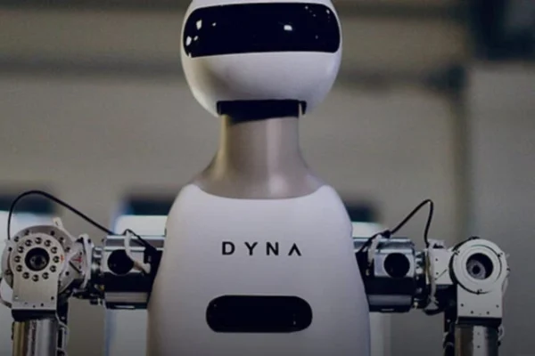 Роботів більше не вчать на роботах: нова модель Dyna-2 навчилася майстерності з відео звичайних людей