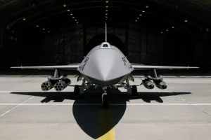 Американський безпілотний винищувач FQ-44 Fury отримає бомби та крилаті ракети