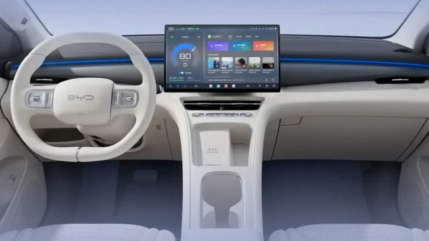 BYD представила новий хетчбек за $9800: електромобіль отримав зарядку за 5 хвилин і задній привід